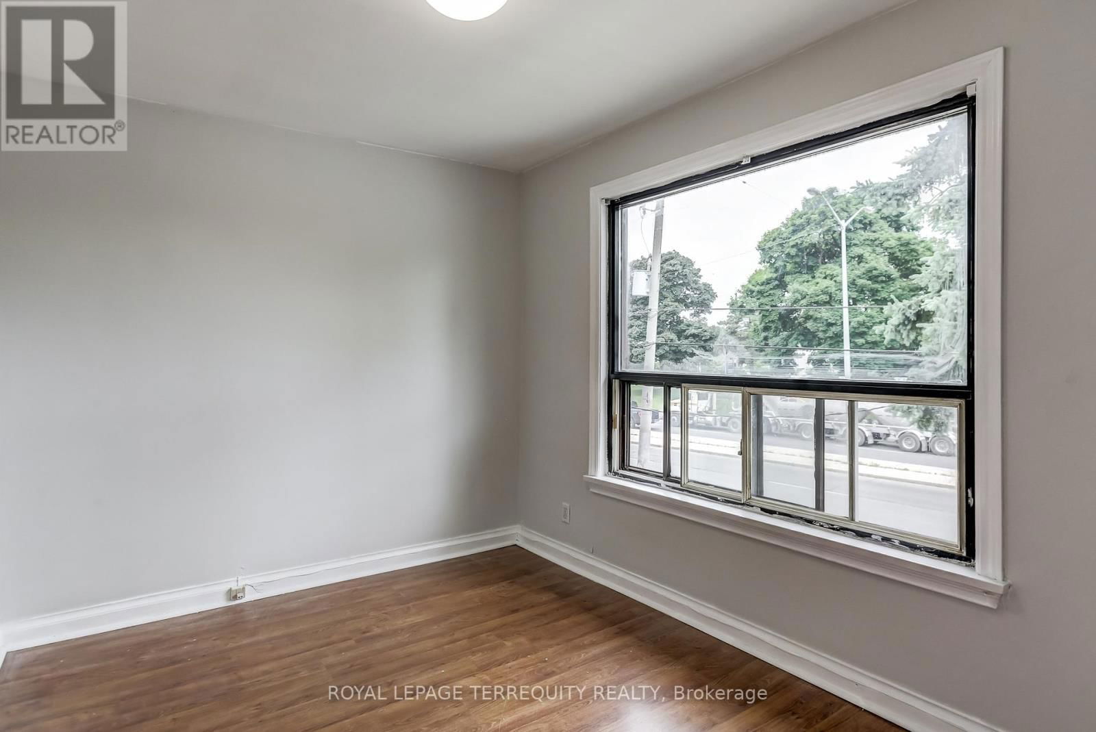 2563 KINGSTON ROAD Image 12