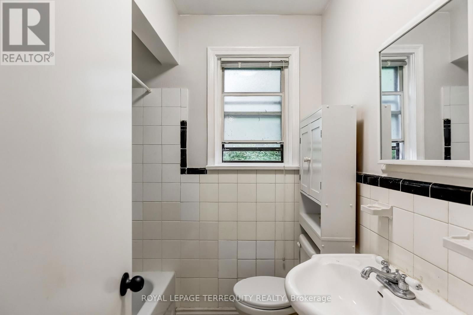 2563 KINGSTON ROAD Image 15