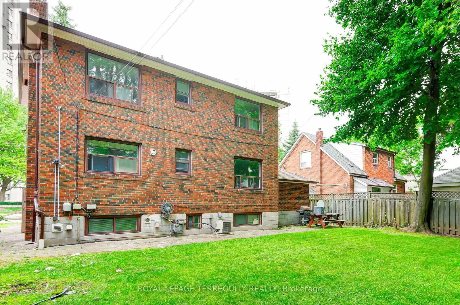 2563 KINGSTON ROAD Image 19