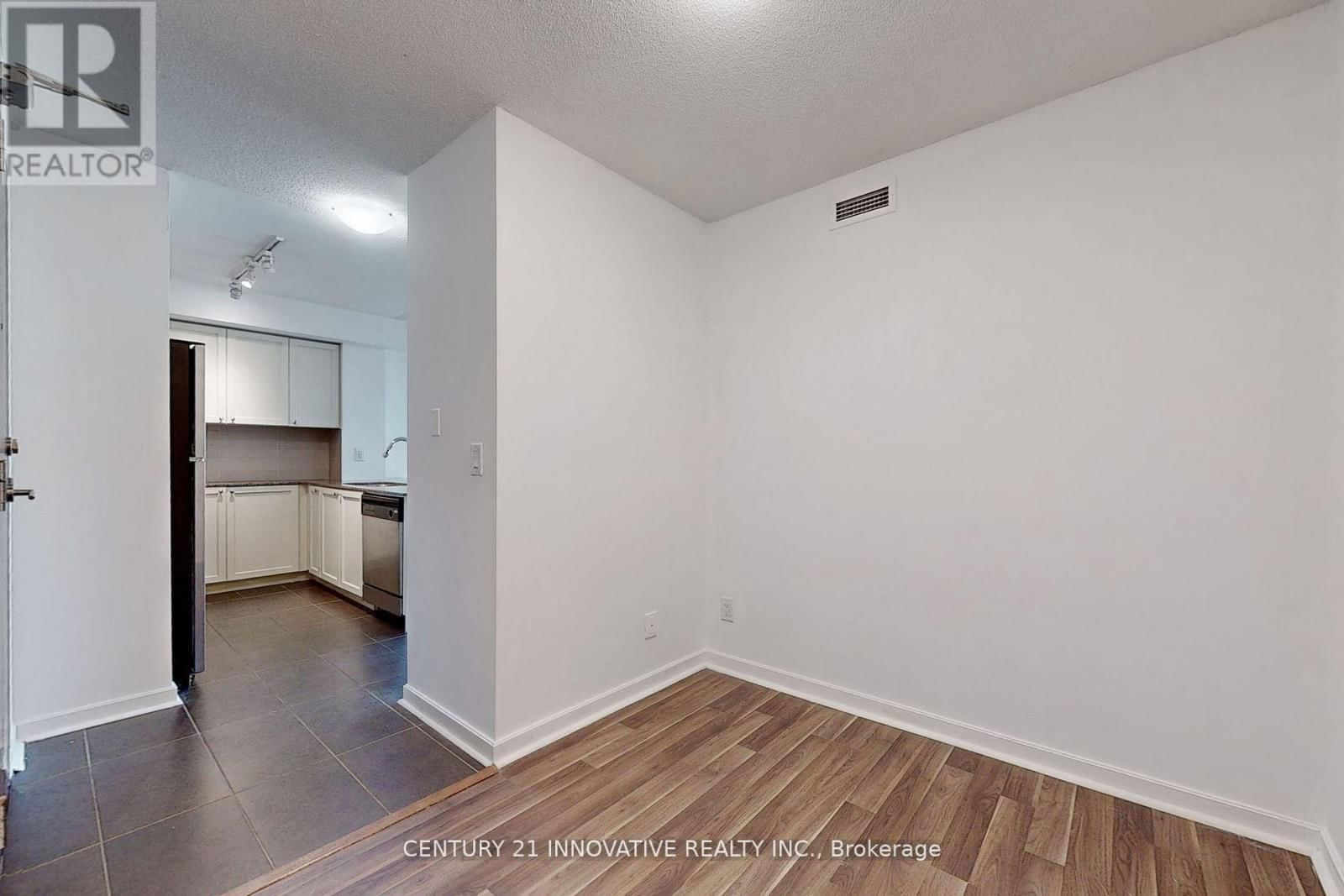 1308 - 1235 BAYLY STREET Image 20