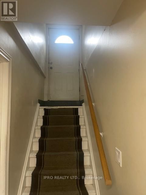 BSMT - 2039R DANFORTH AVENUE Image 12