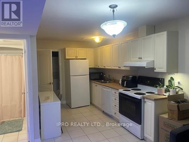 BSMT - 2039R DANFORTH AVENUE Image 3