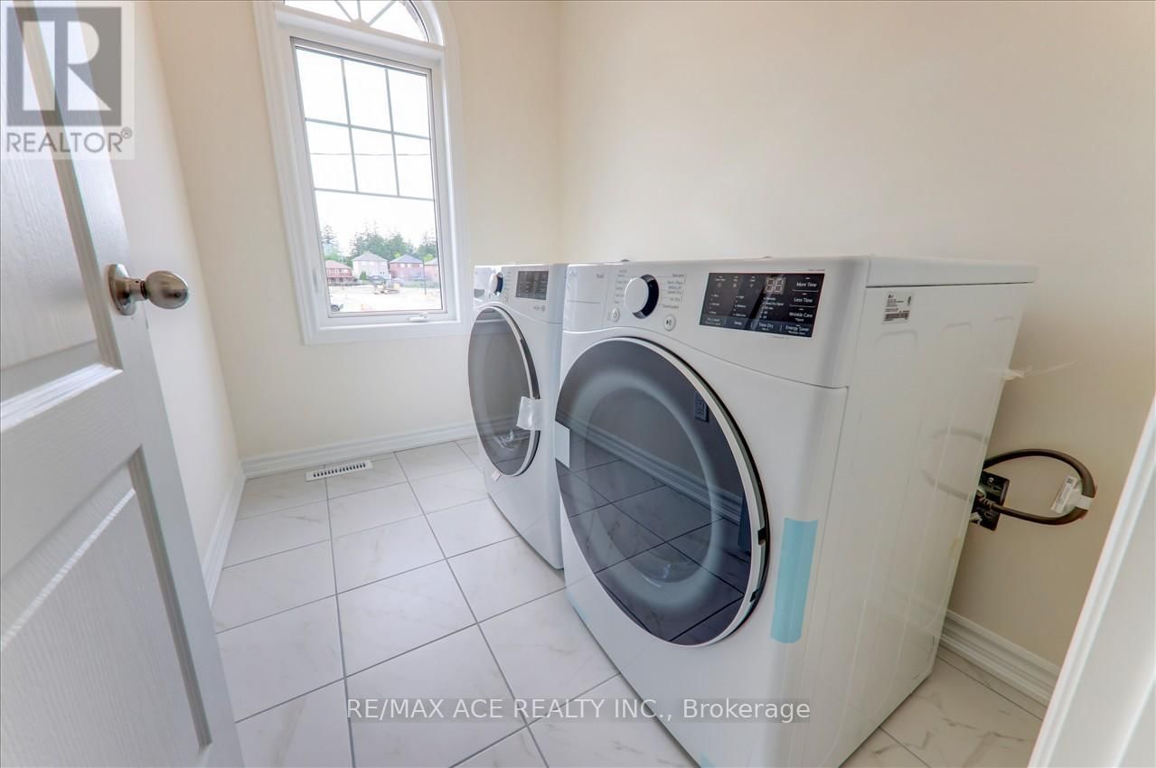 55 ROBIN TRAIL Image 36