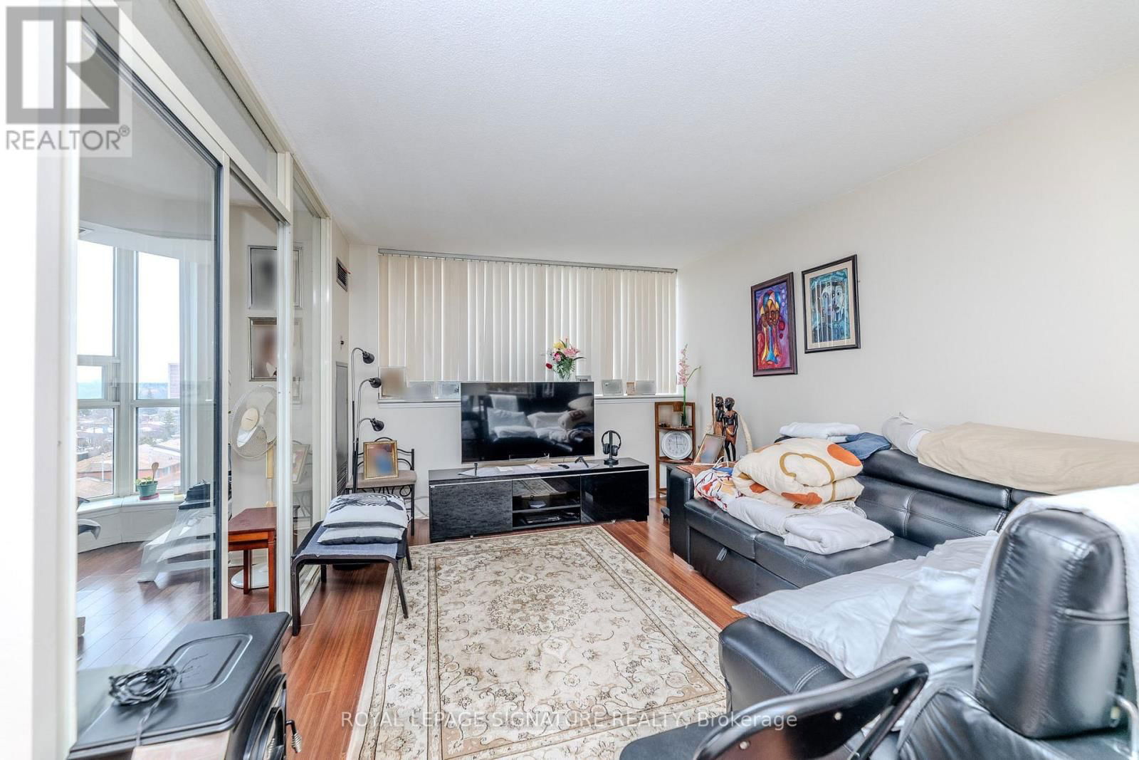 808 - 2460 EGLINTON AVENUE EAST Image 15
