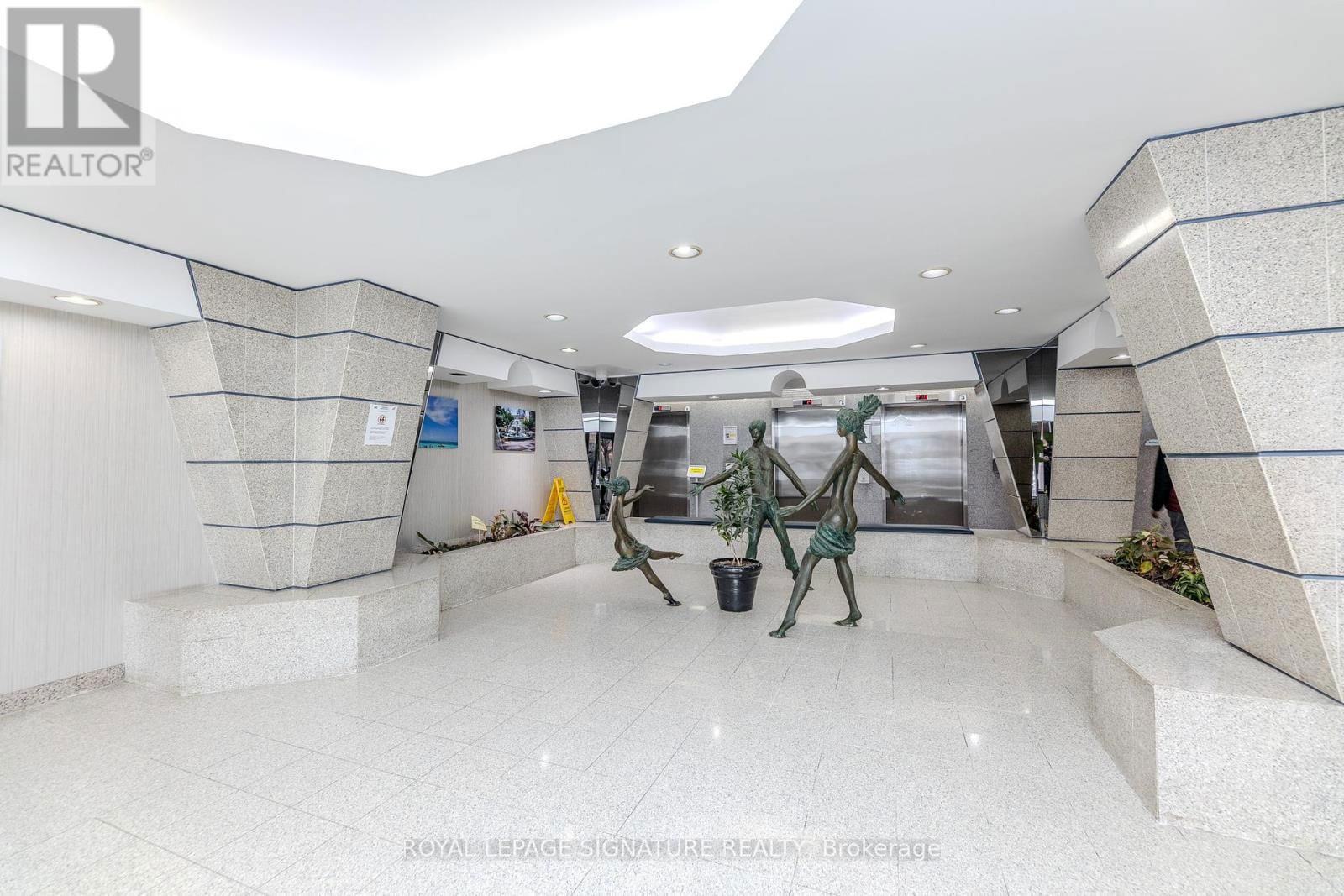 808 - 2460 EGLINTON AVENUE EAST Image 4