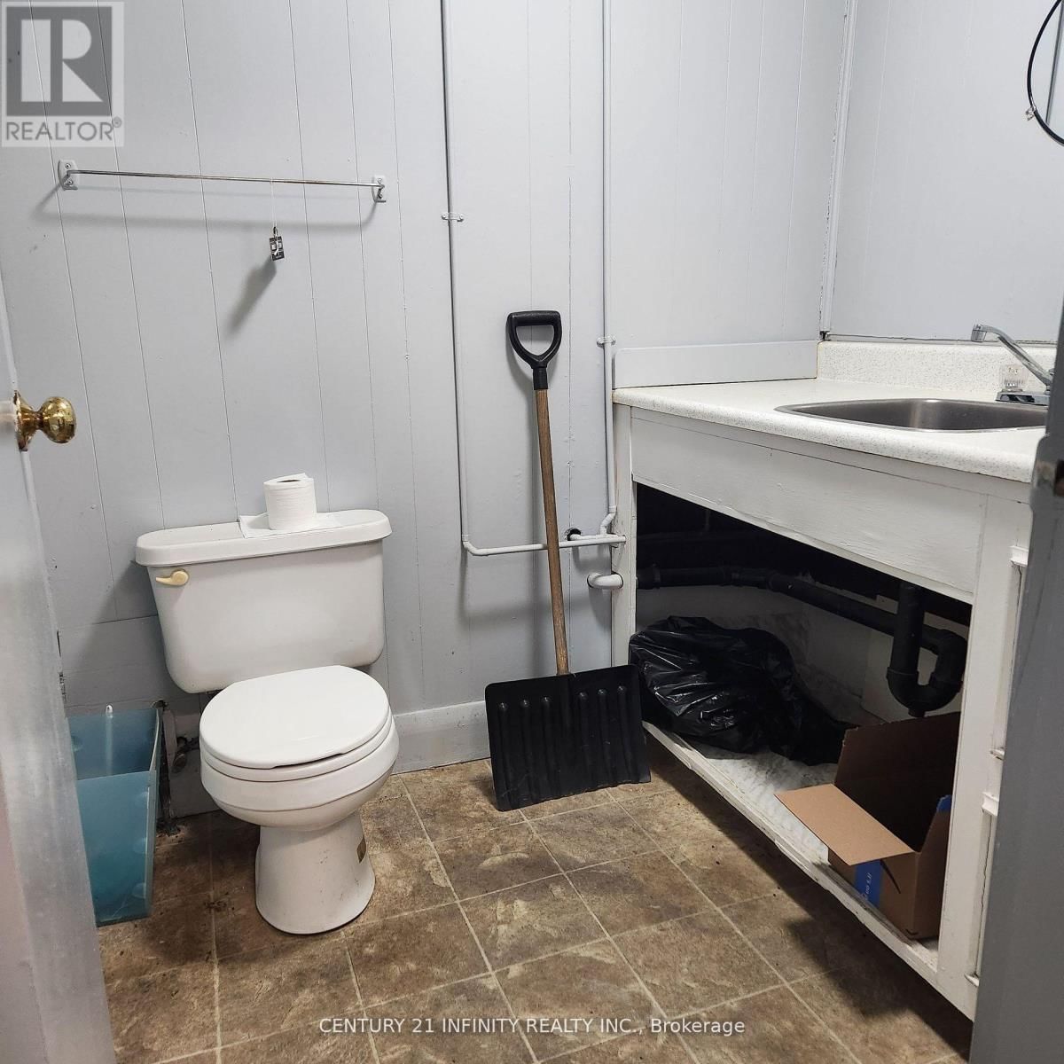 10 - 1019 NELSON STREET Image 3