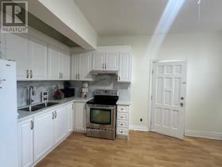 201 - 174 RITSON ROAD SOUTH Image 13