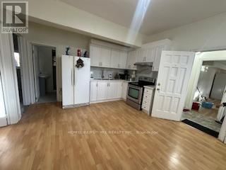 201 - 174 RITSON ROAD SOUTH Image 16