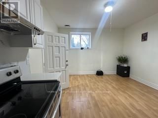 201 - 174 RITSON ROAD SOUTH Image 5