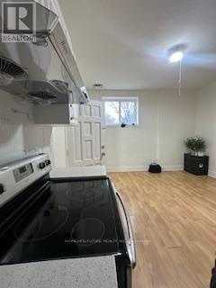 201 - 174 RITSON ROAD SOUTH Image 6
