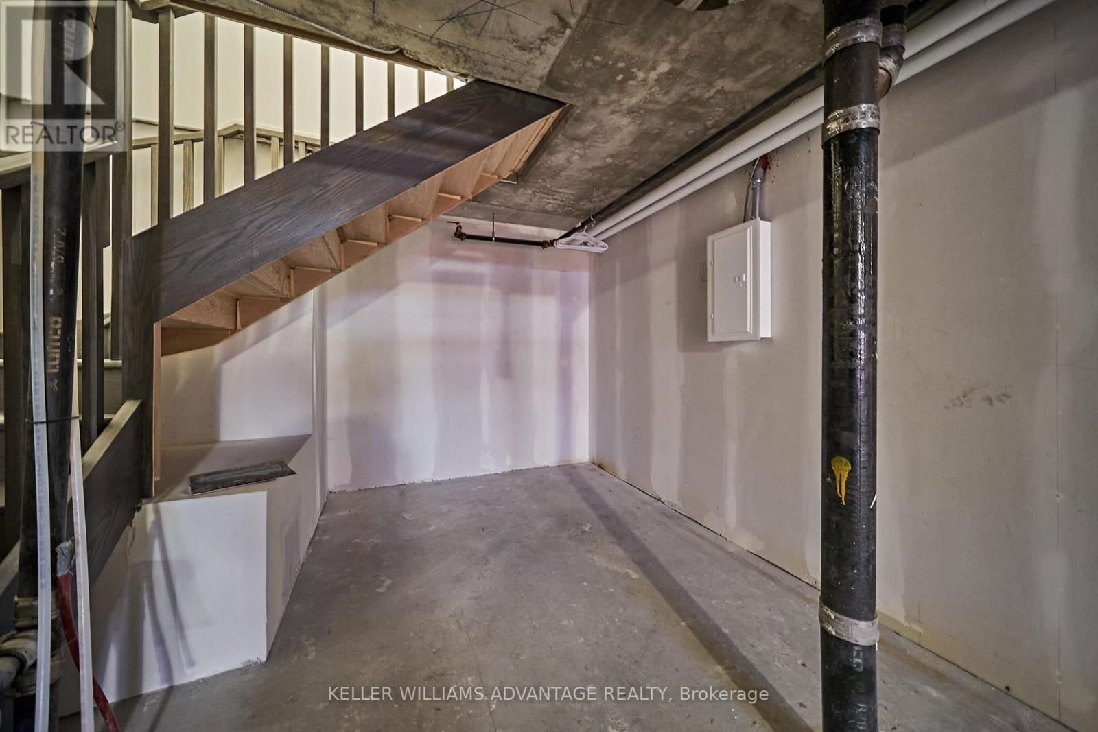 105 - 2213 KINGSTON ROAD Image 22