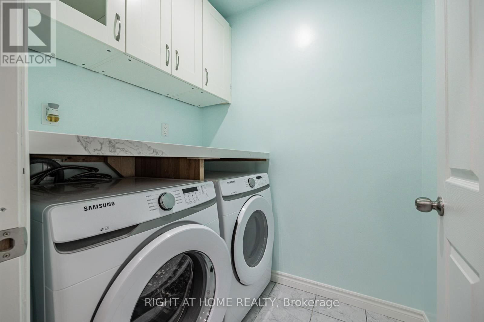 2nd Floor - 600 GERRARD STREET EAST Image 4
