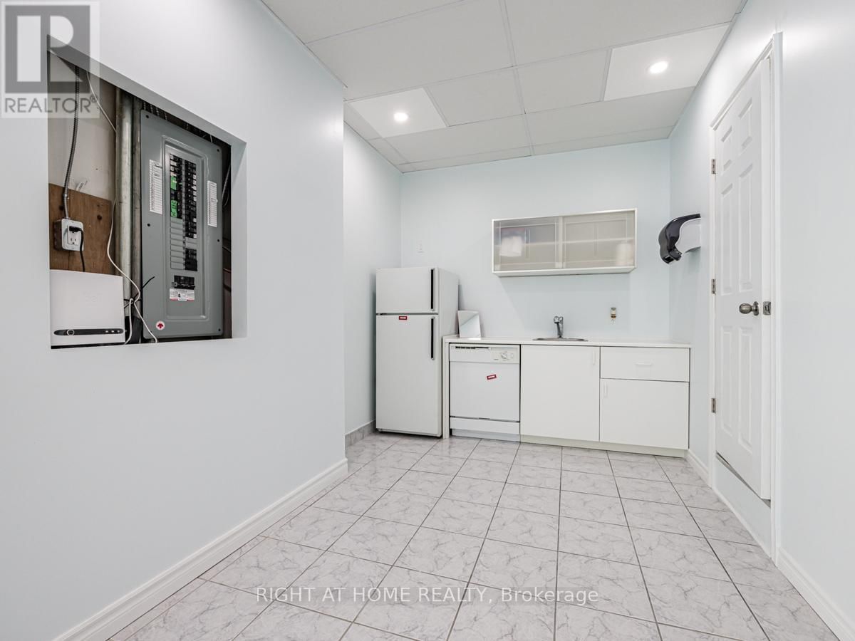 2nd Floor - 600 GERRARD STREET EAST Image 7