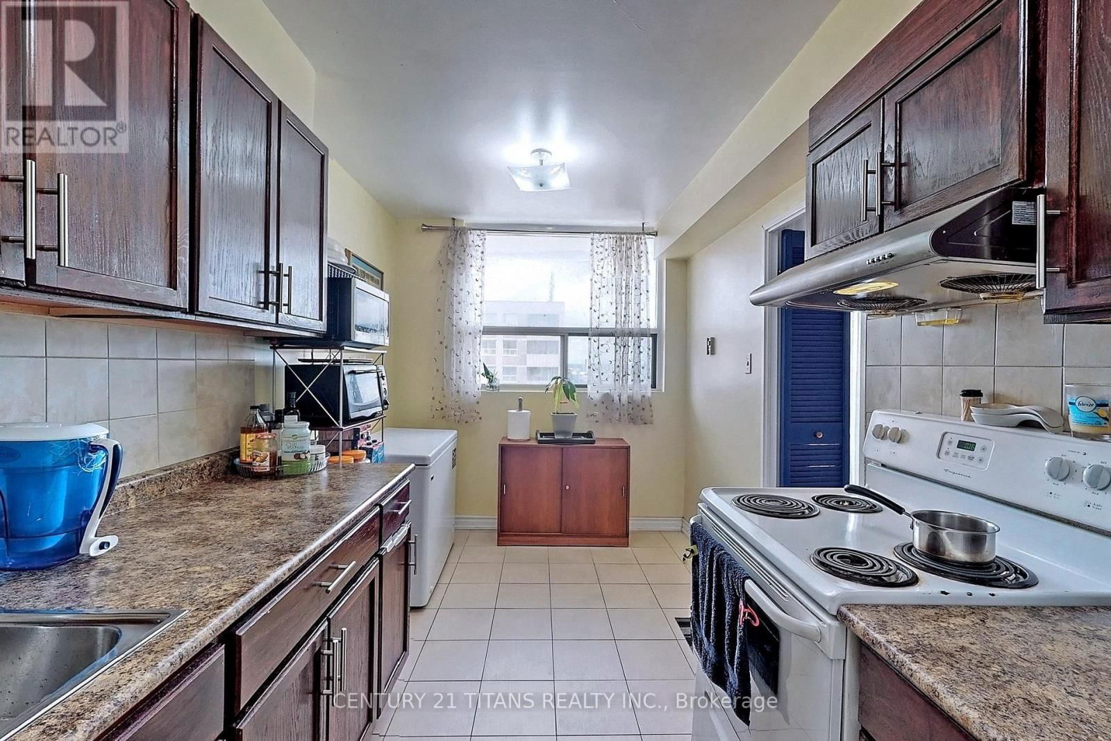 1208 - 20 GILDER DRIVE Image 28