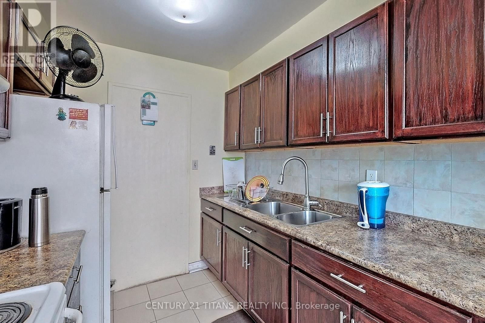 1208 - 20 GILDER DRIVE Image 31