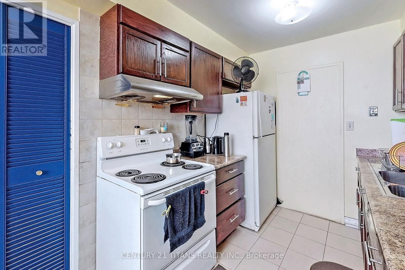 1208 - 20 GILDER DRIVE Image 34