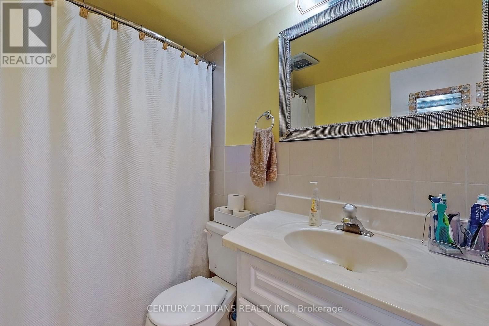 1208 - 20 GILDER DRIVE Image 44