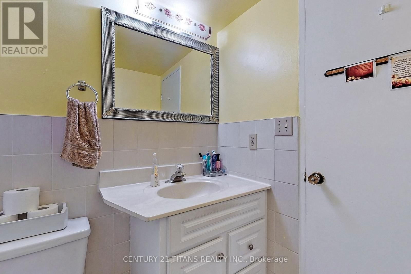 1208 - 20 GILDER DRIVE Image 45