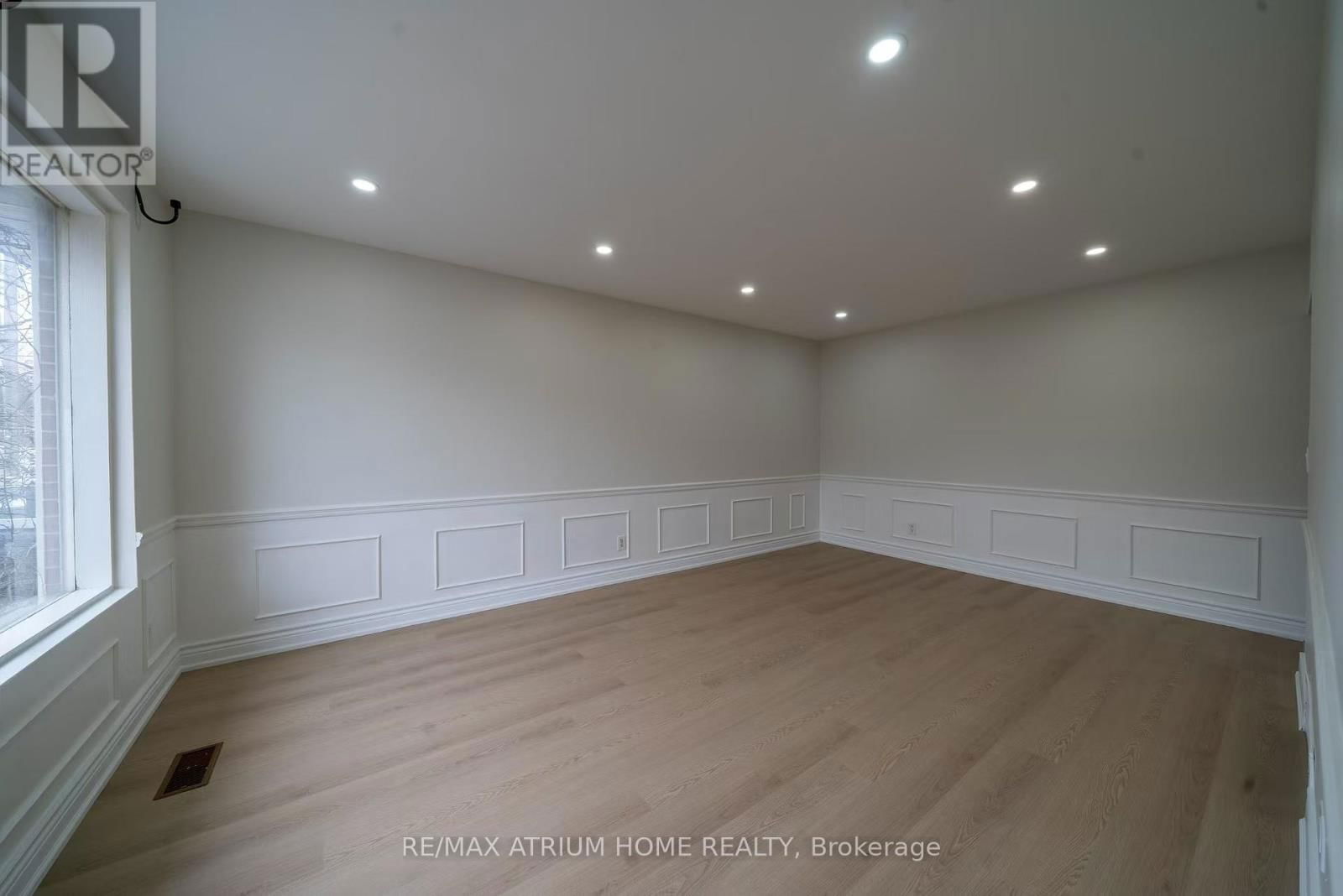 6 KEEWATIN STREET SOUTH Image 1