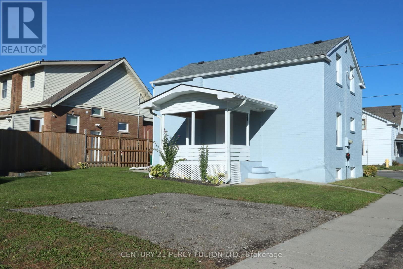 164 CENTRE STREET NORTH Image 26