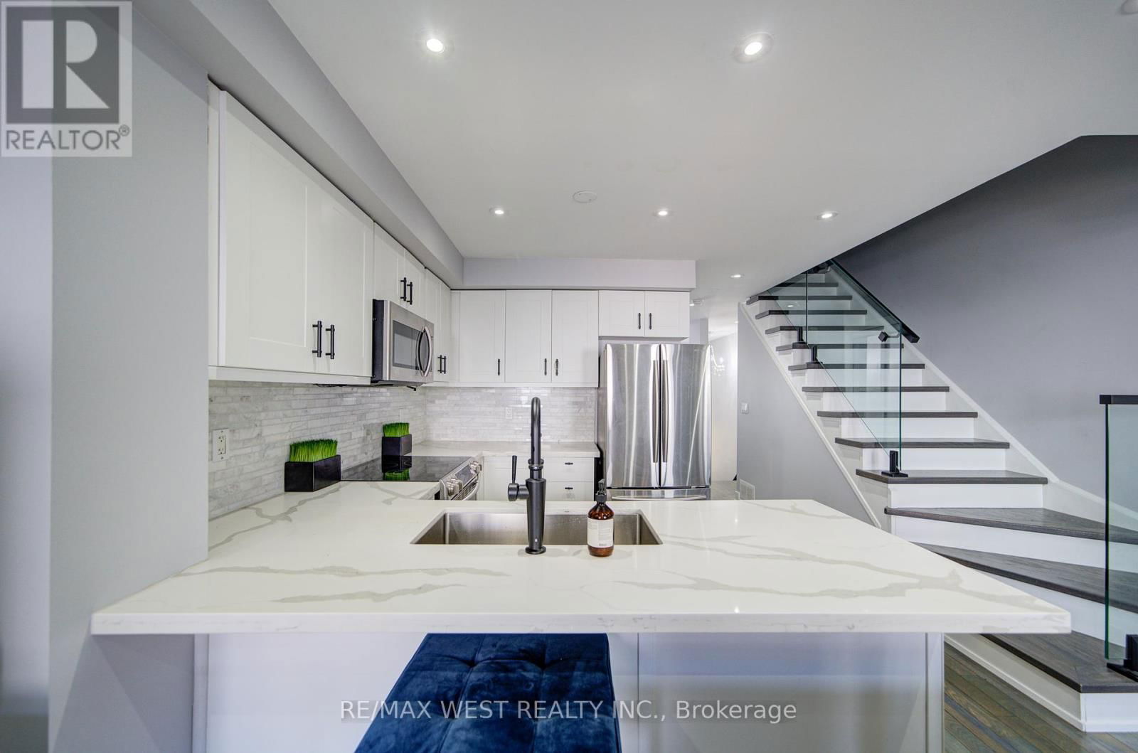 65 - 735 SHEPPARD AVENUE Image 17
