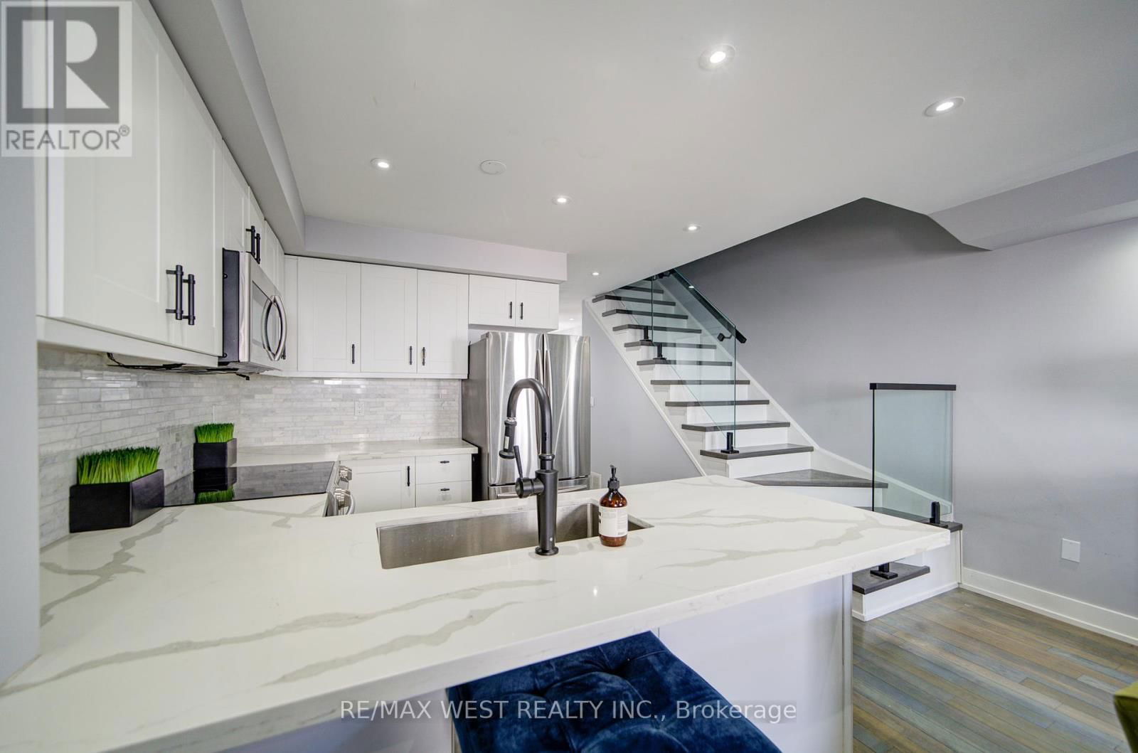 65 - 735 SHEPPARD AVENUE Image 18