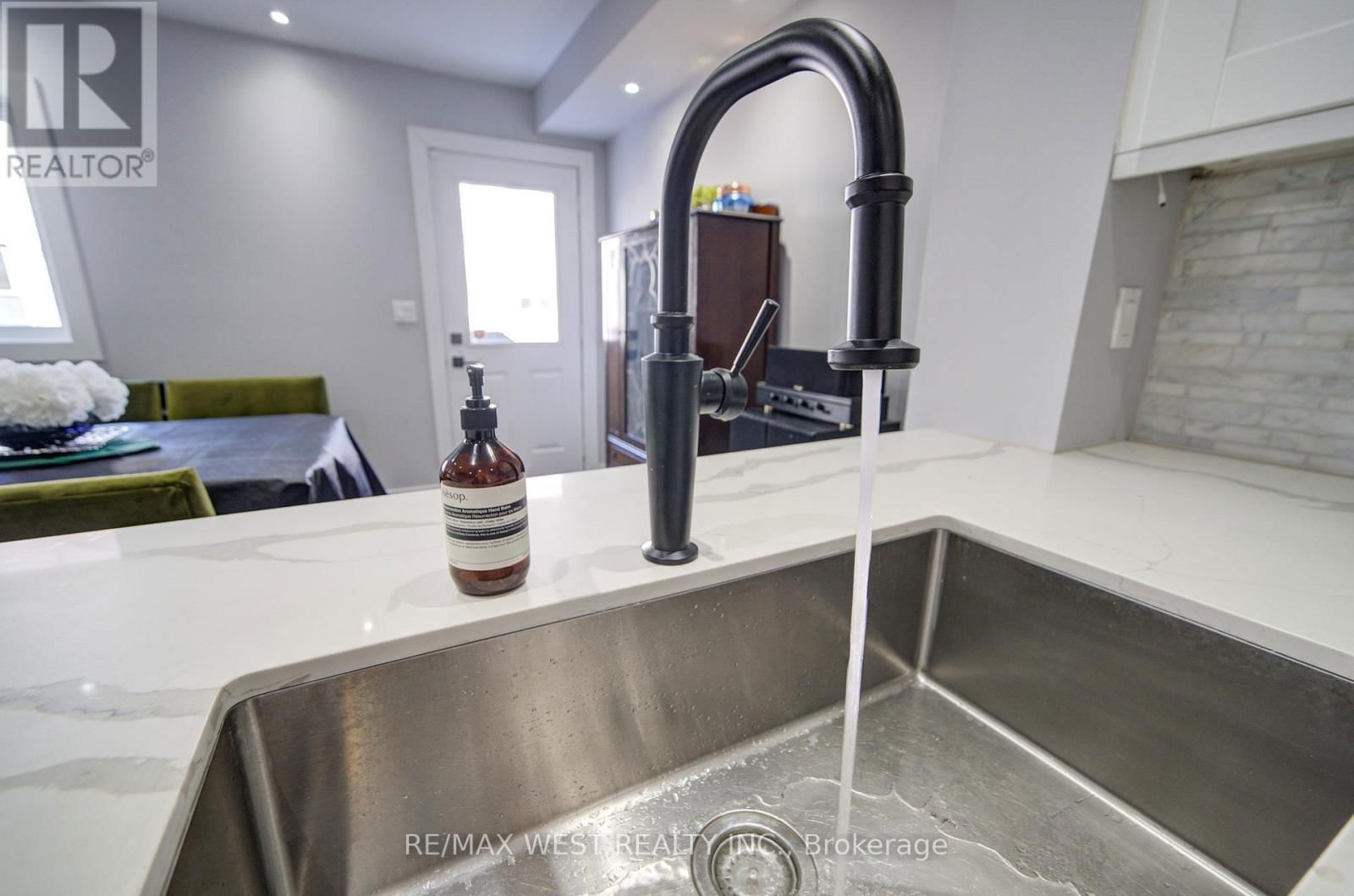65 - 735 SHEPPARD AVENUE Image 23