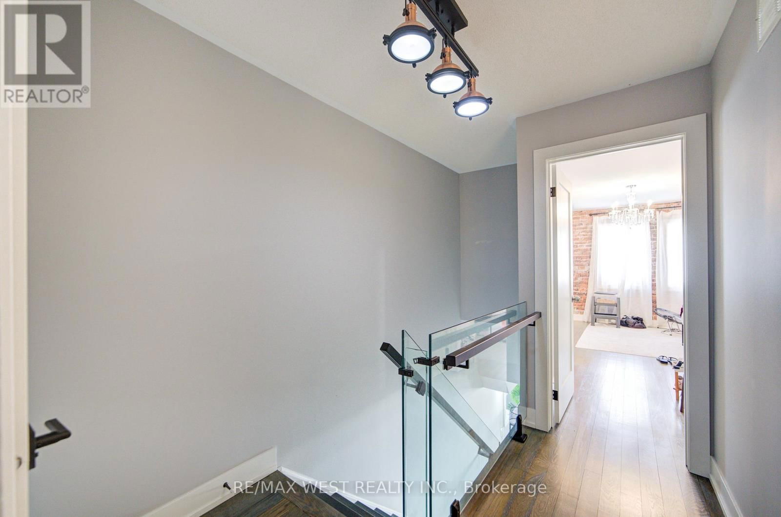 65 - 735 SHEPPARD AVENUE Image 30