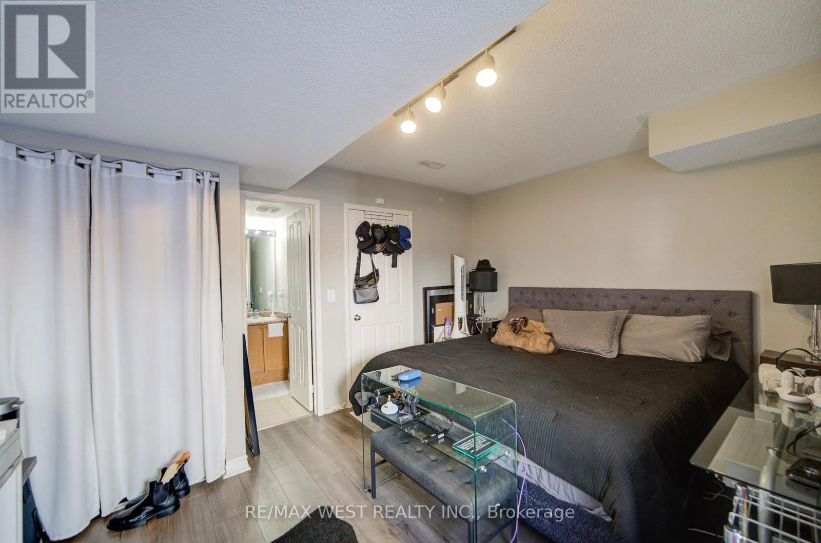 65 - 735 SHEPPARD AVENUE Image 45