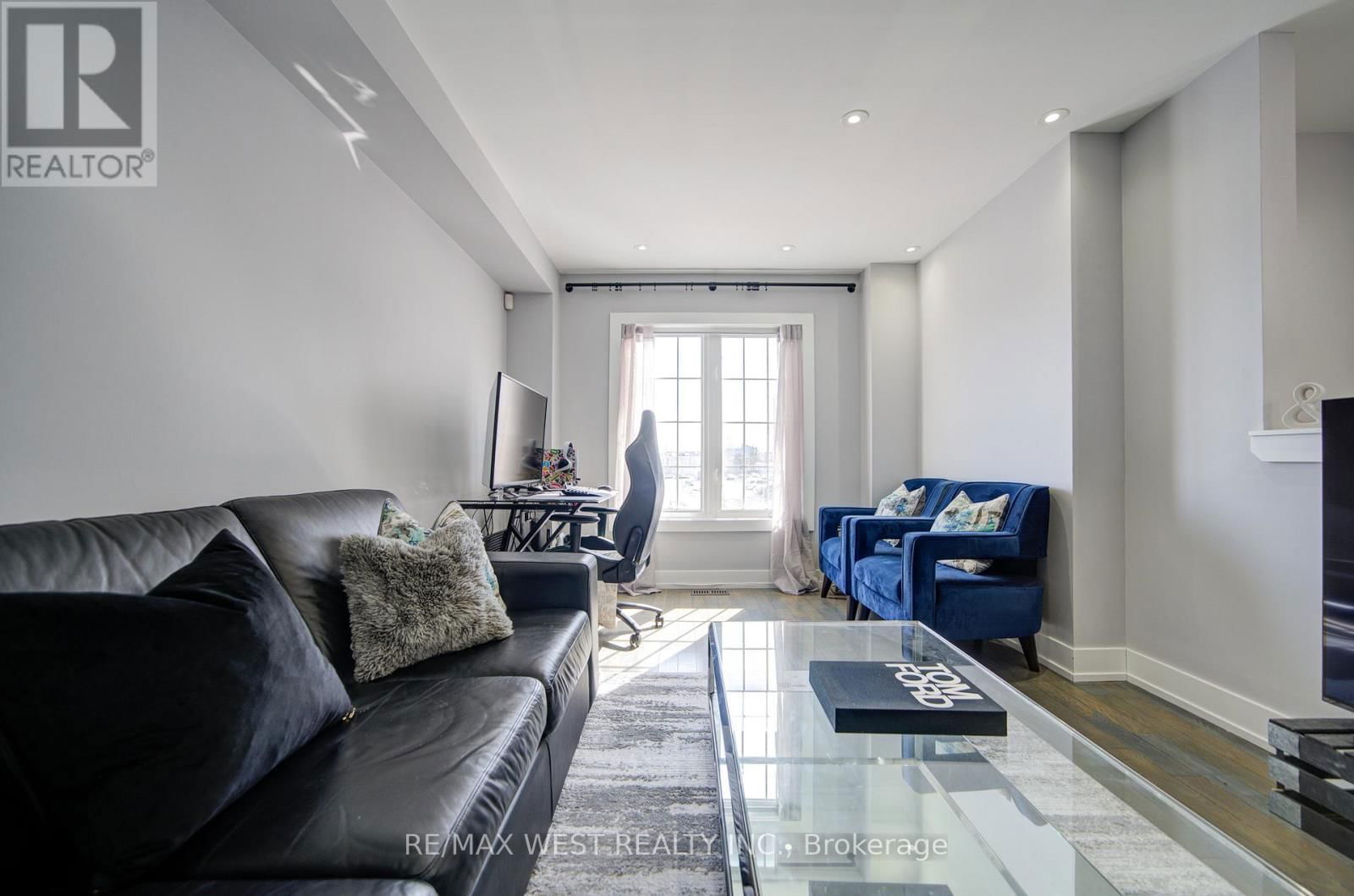 65 - 735 SHEPPARD AVENUE Image 7