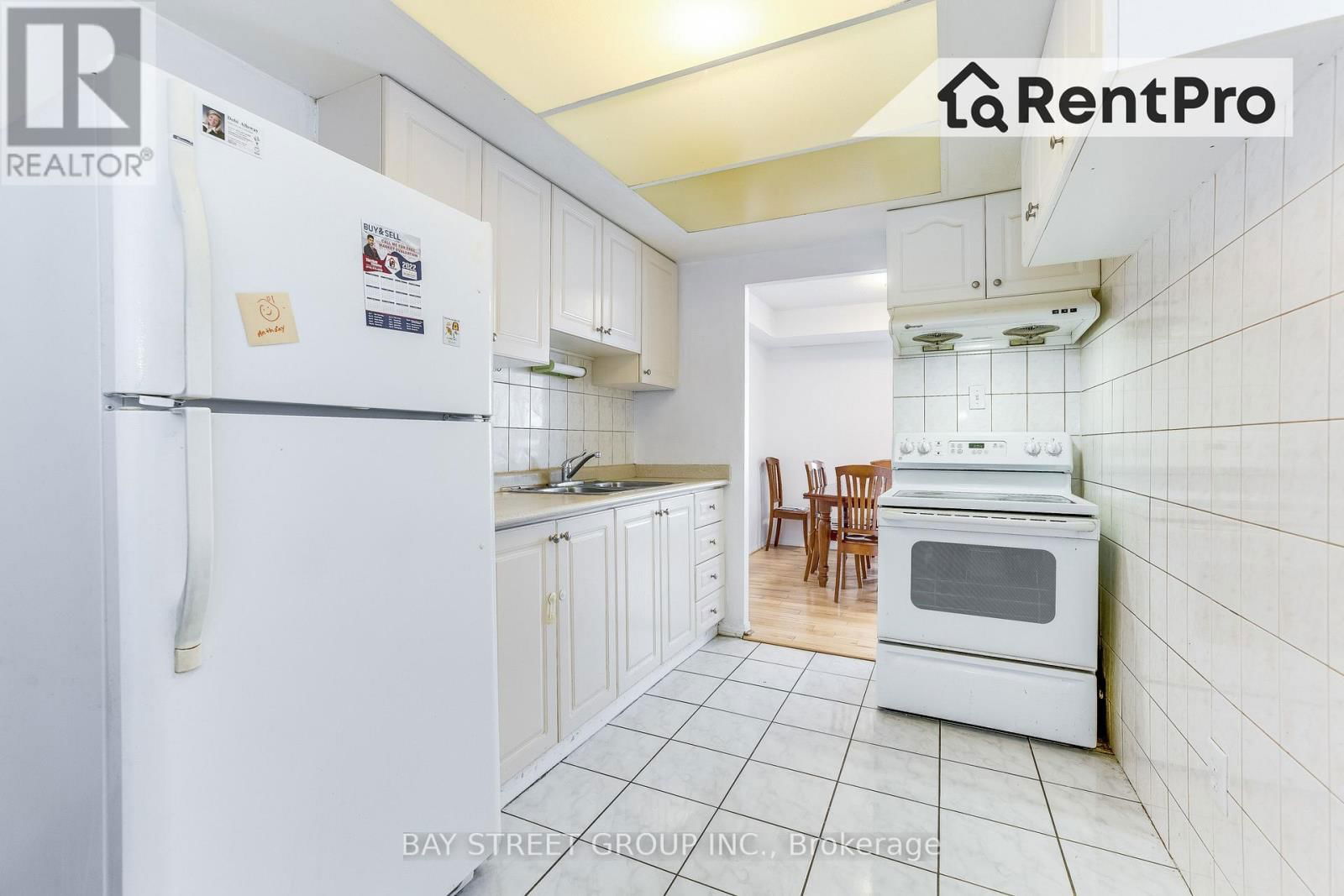1207 - 10 STONEHILL COURT Image 14