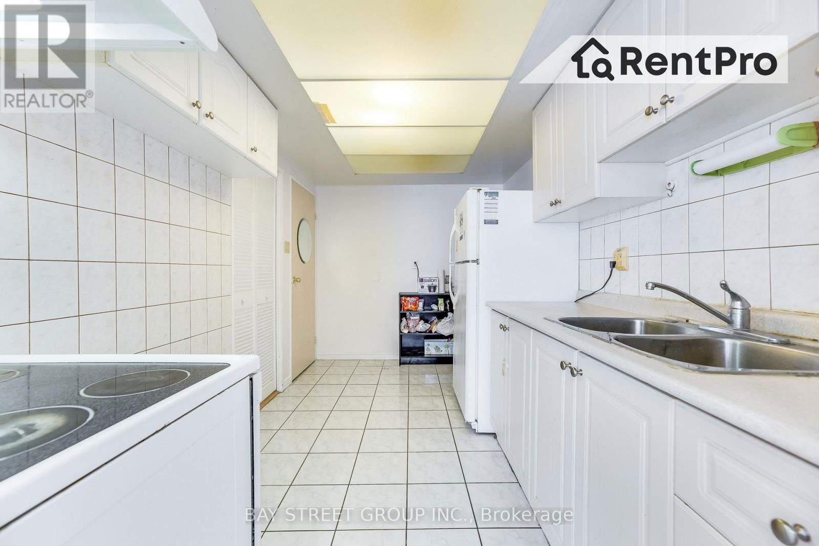1207 - 10 STONEHILL COURT Image 15