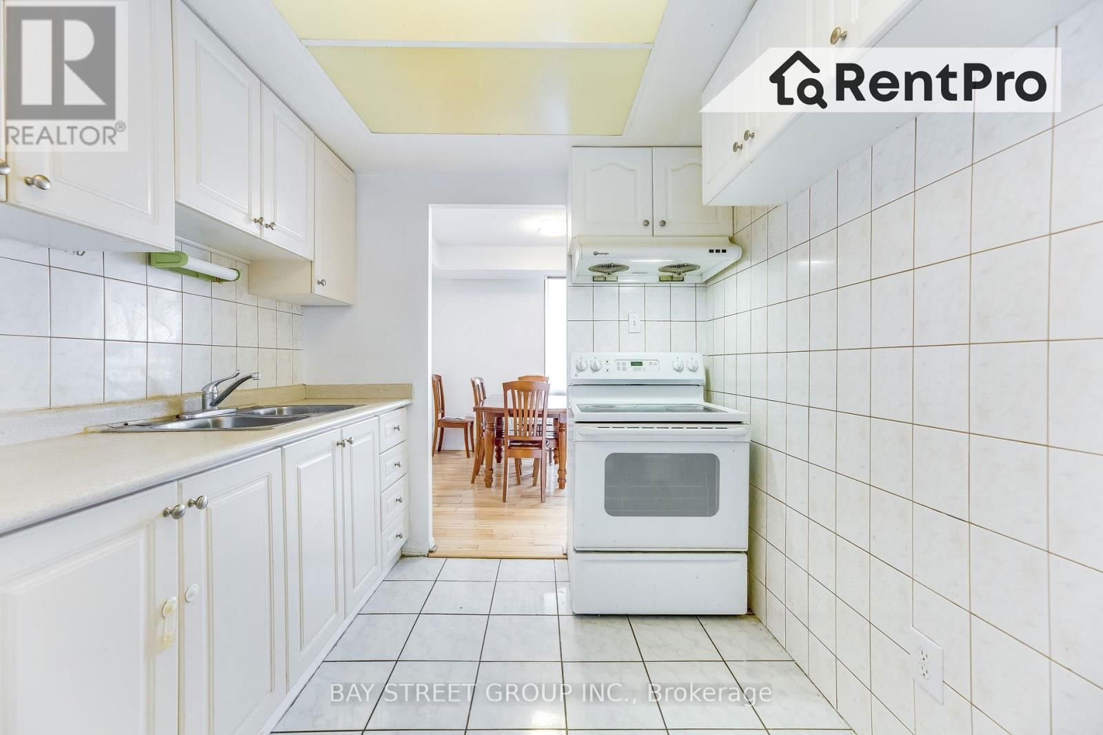 1207 - 10 STONEHILL COURT Image 16