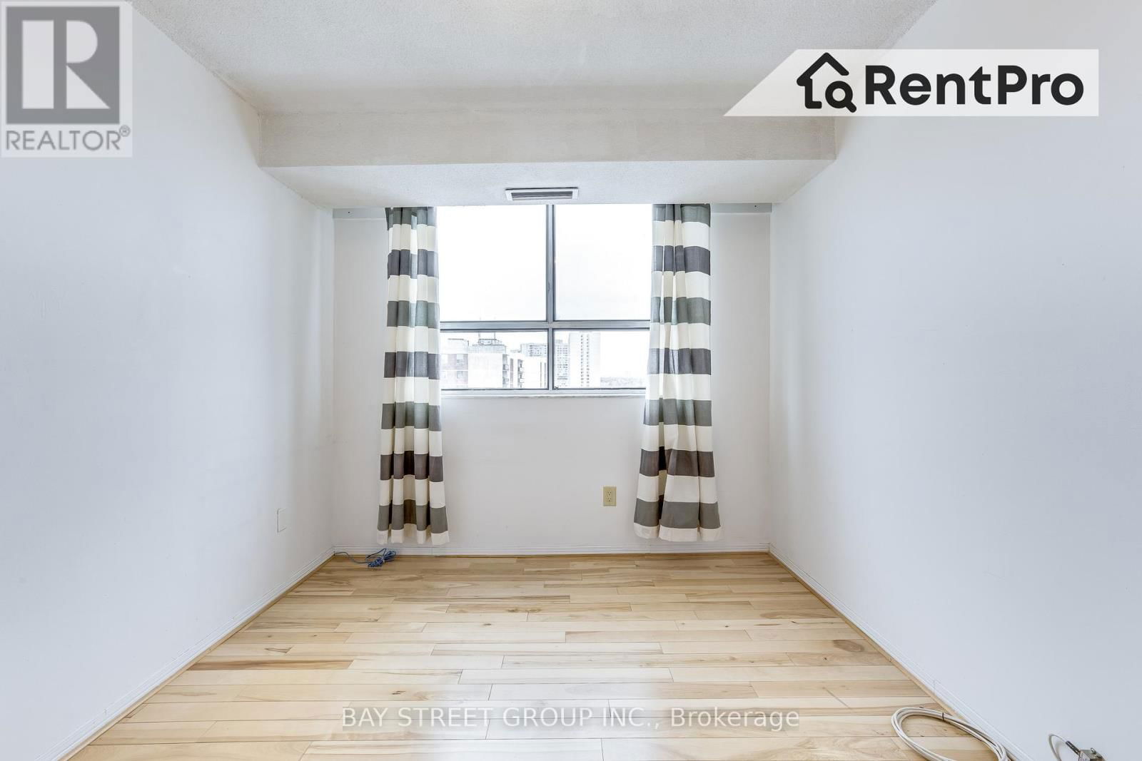 1207 - 10 STONEHILL COURT Image 23