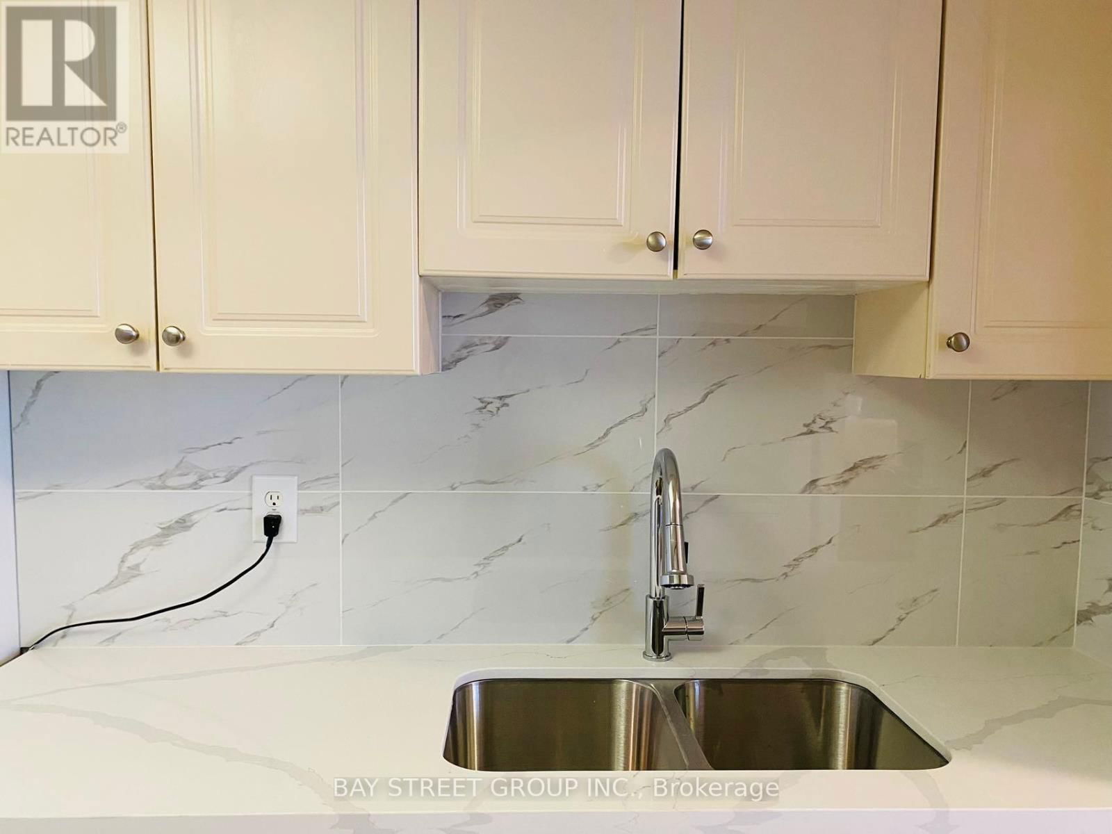 1207 - 10 STONEHILL COURT Image 30