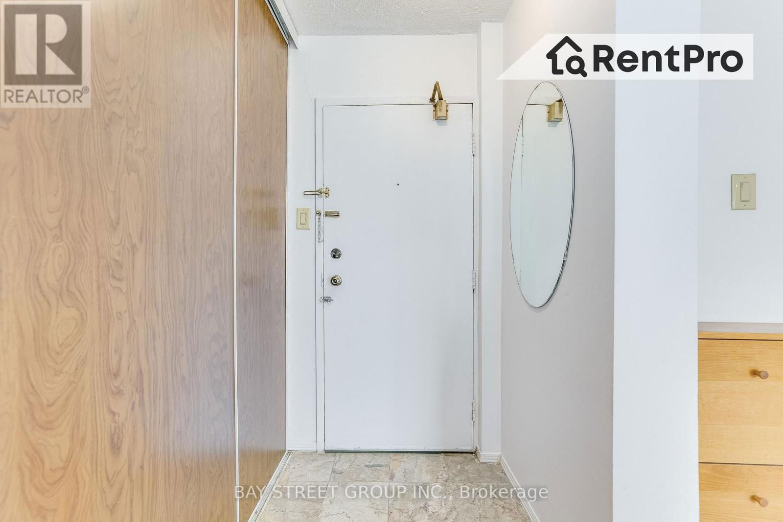 1207 - 10 STONEHILL COURT Image 4