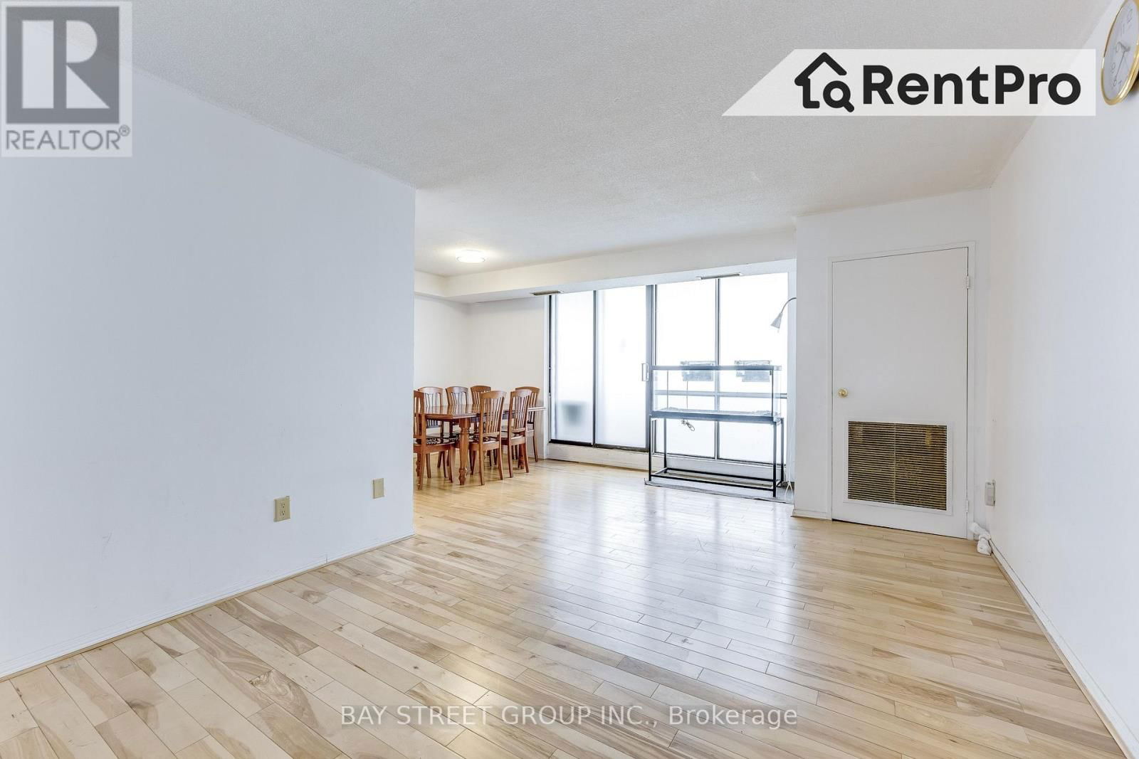 1207 - 10 STONEHILL COURT Image 6