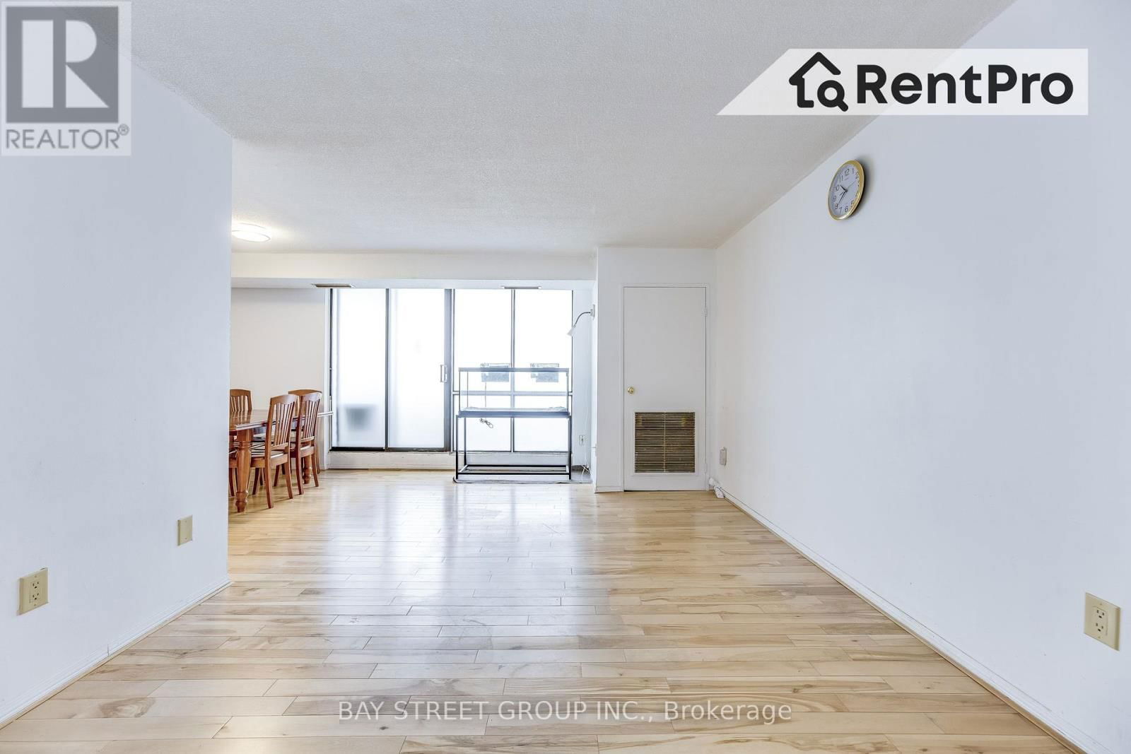 1207 - 10 STONEHILL COURT Image 7