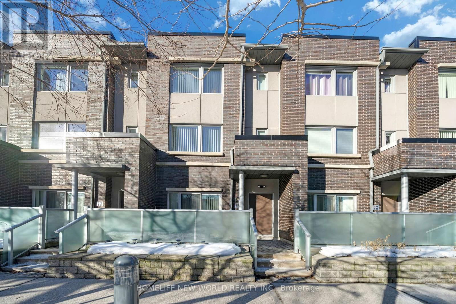 14 - 310 VILLAGE GREEN SQUARE Image 1