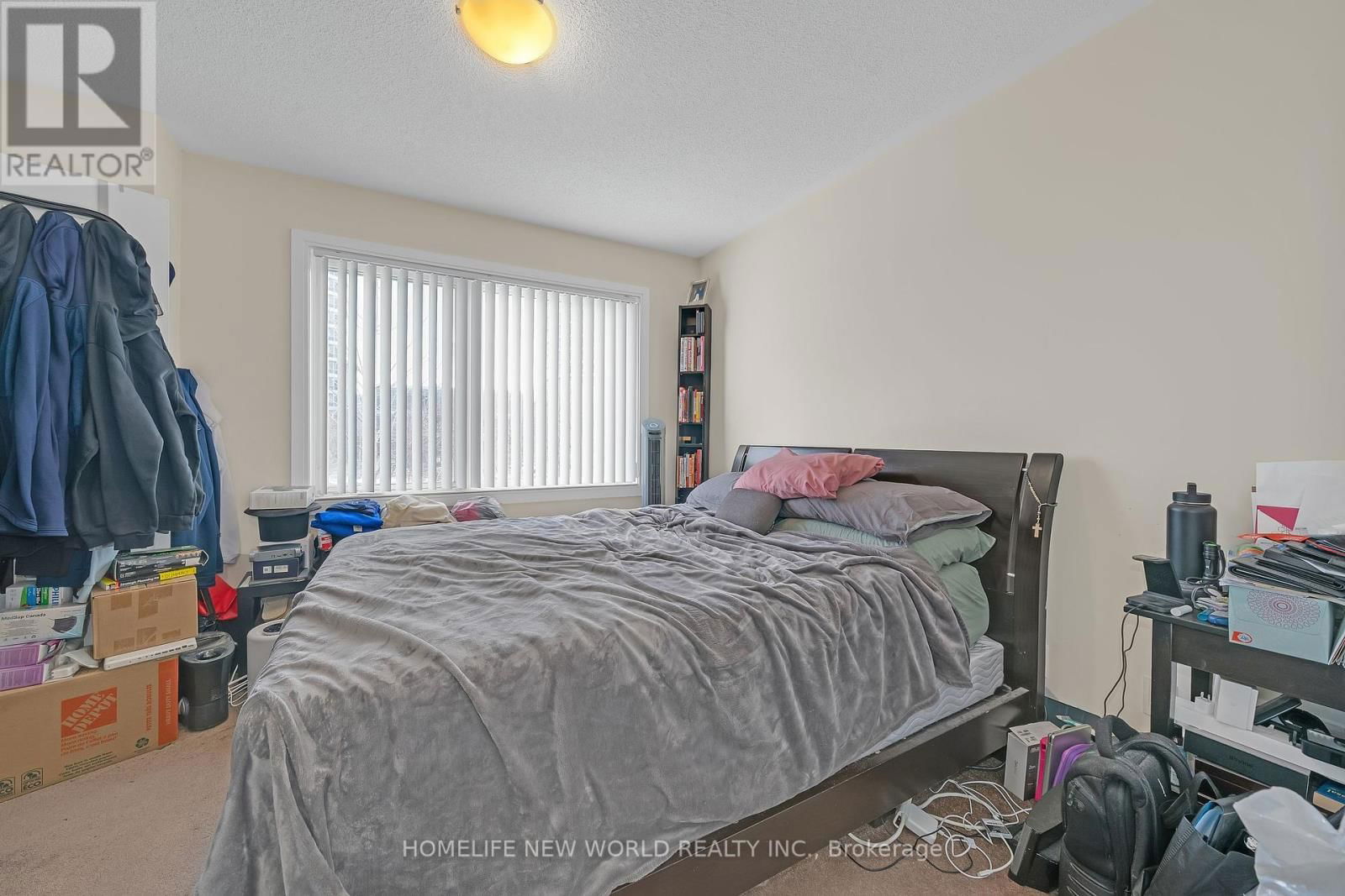 14 - 310 VILLAGE GREEN SQUARE Image 24