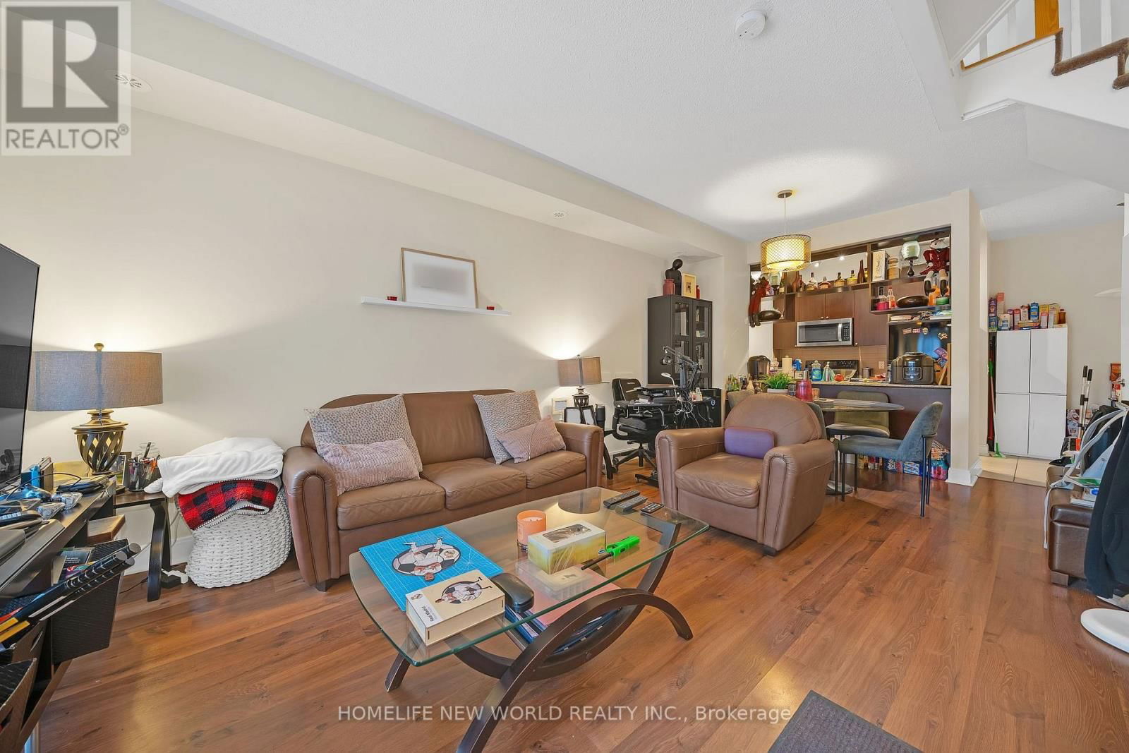 14 - 310 VILLAGE GREEN SQUARE Image 7