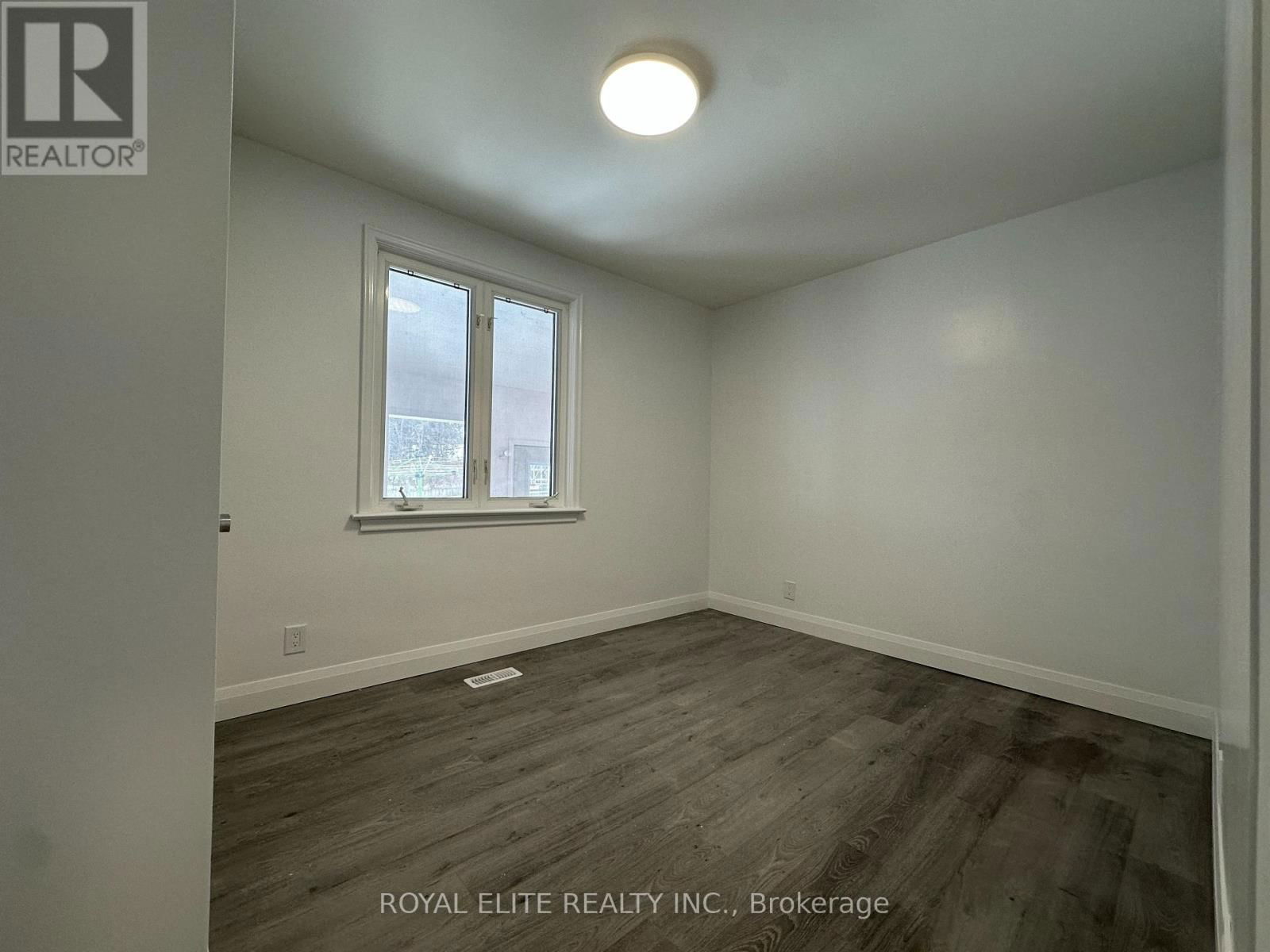 MAIN - 19 MONTGOMERY AVENUE Image 10