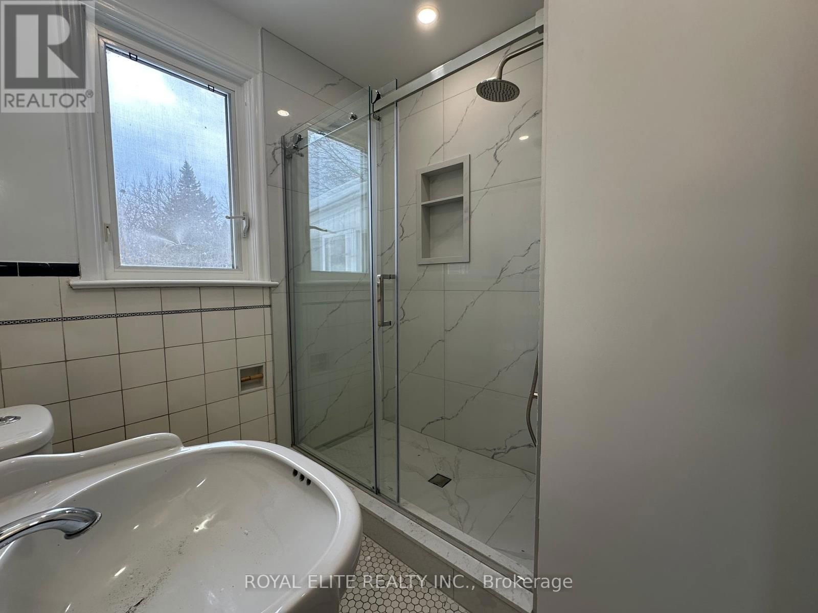 MAIN - 19 MONTGOMERY AVENUE Image 27