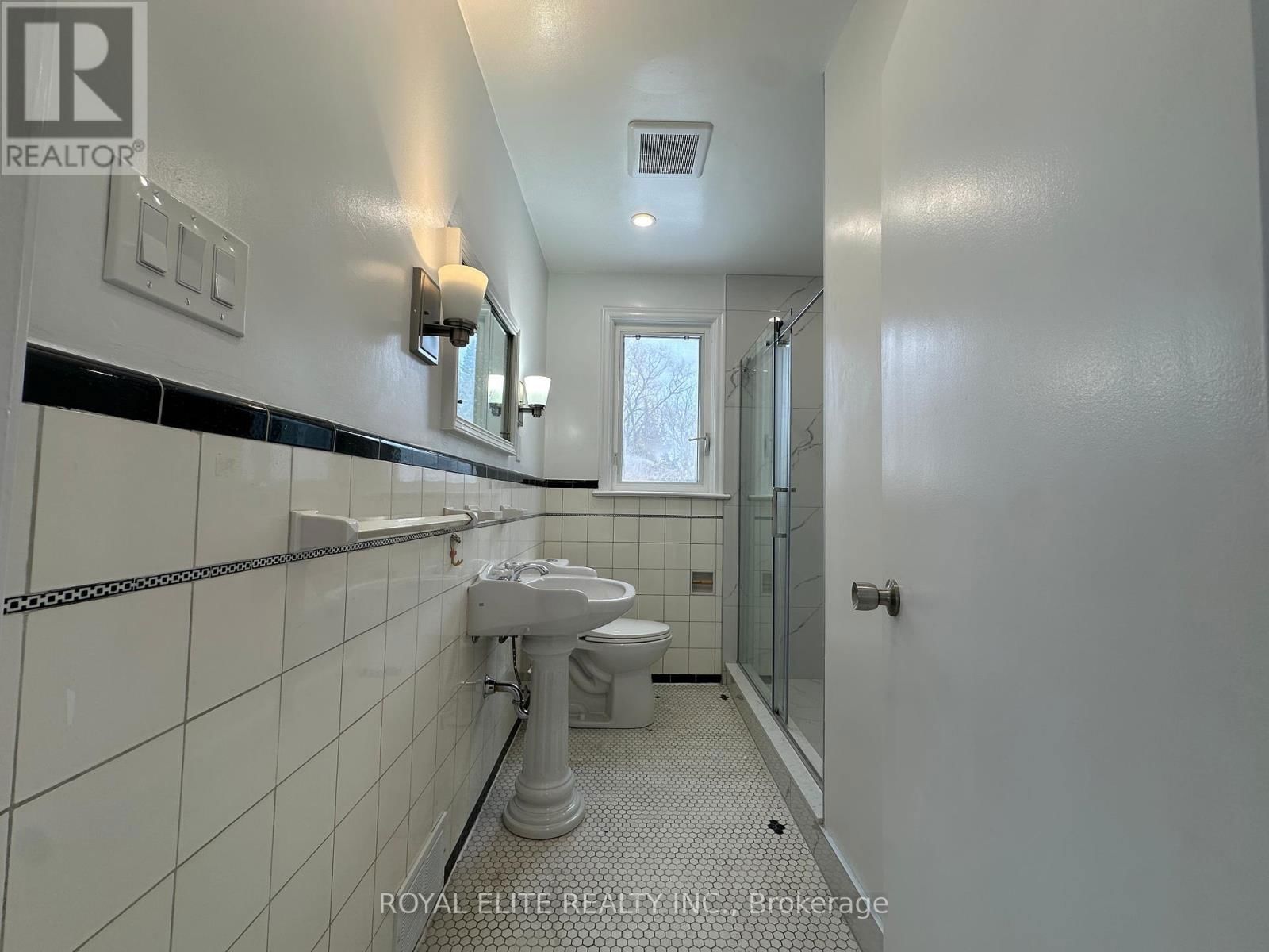 MAIN - 19 MONTGOMERY AVENUE Image 28