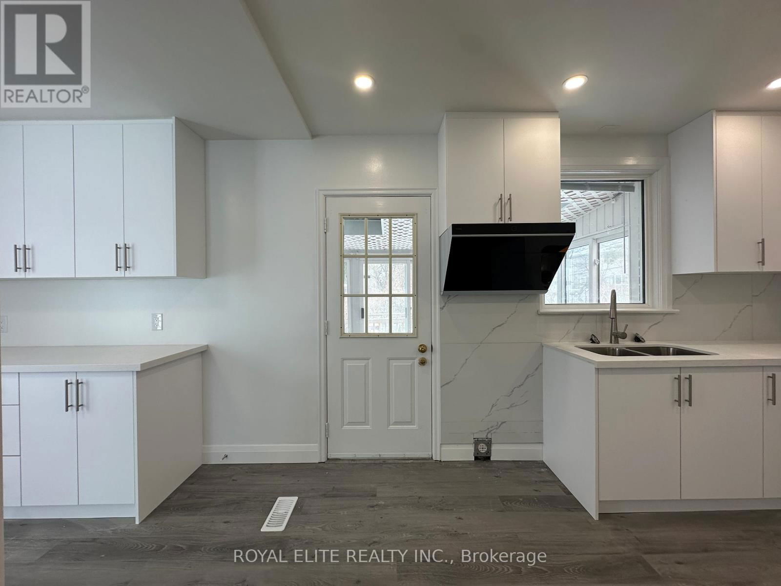 MAIN - 19 MONTGOMERY AVENUE Image 35