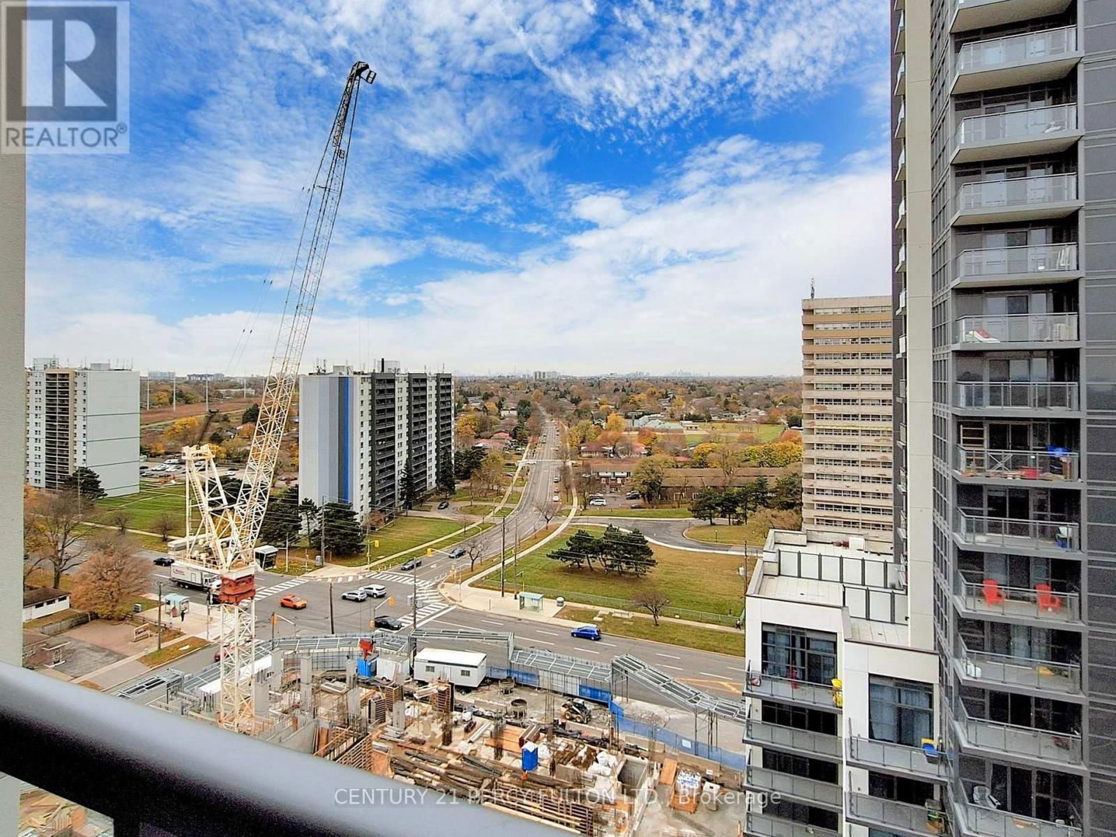 LPh 01 - 10 MEADOWGLEN PLACE Image 26