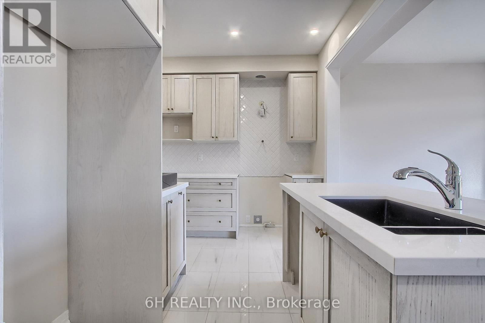 2616 HIBISCUS DRIVE Image 12