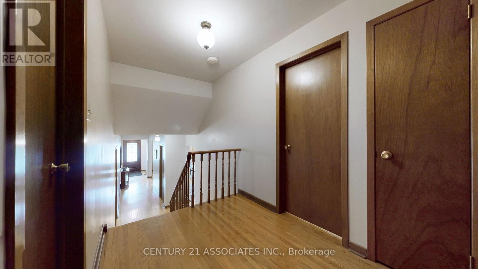 1217 ALEXANDRA AVENUE Image 19