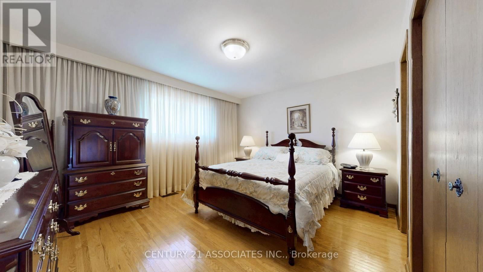 1217 ALEXANDRA AVENUE Image 20