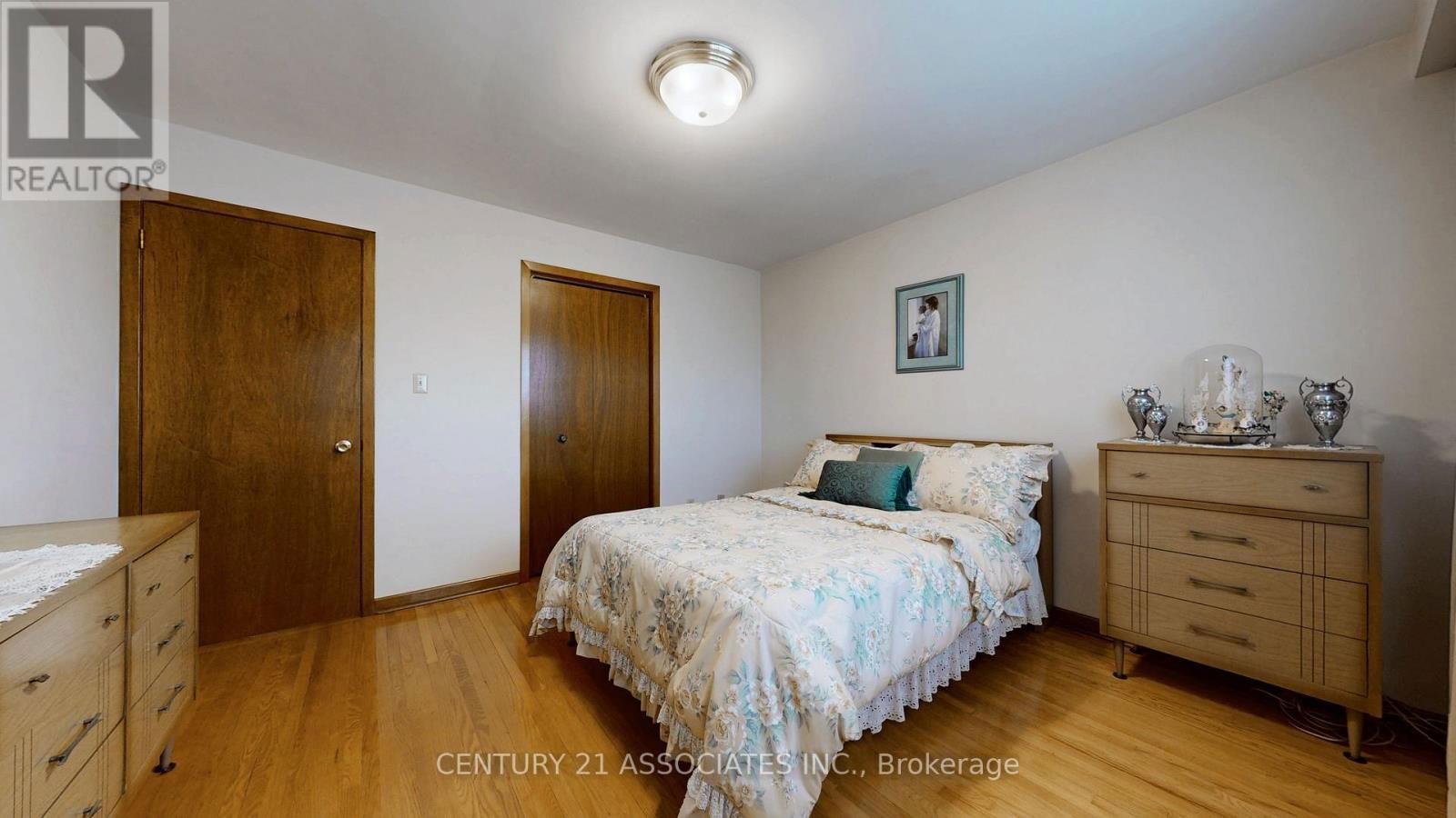 1217 ALEXANDRA AVENUE Image 23